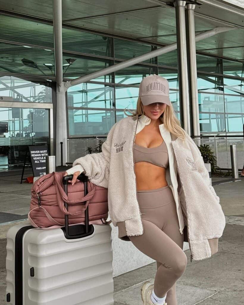 Cute airport outfits