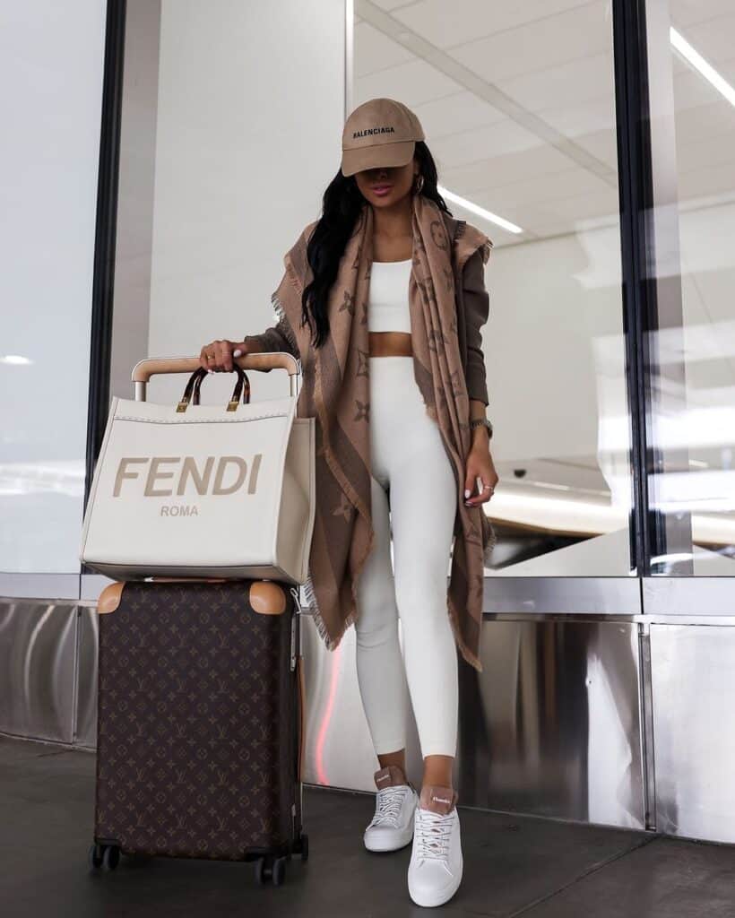 Chic Aiport Outfit