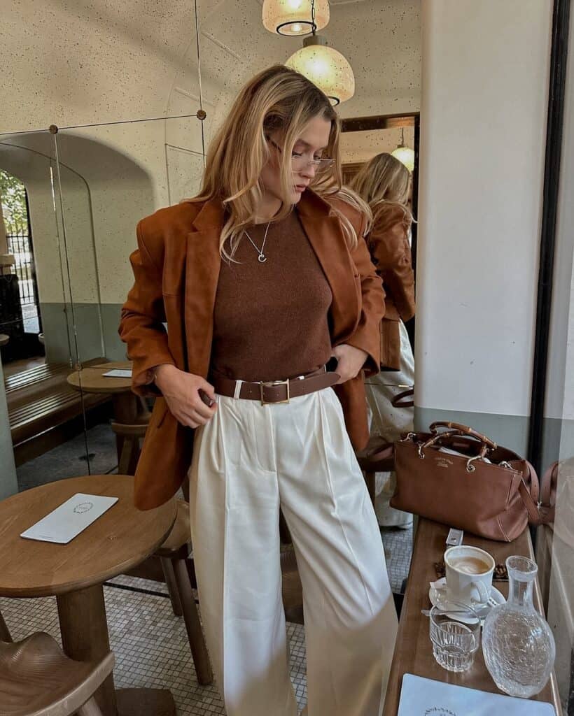 Coffee date trendy outfit