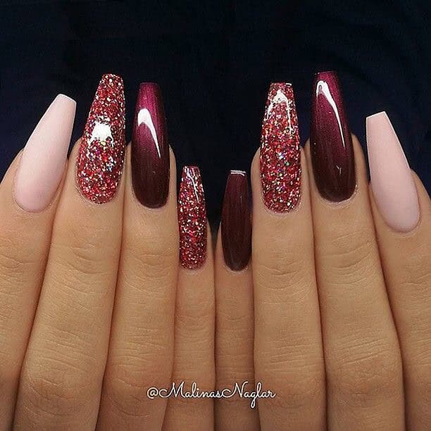 Valentine's day nail inspo