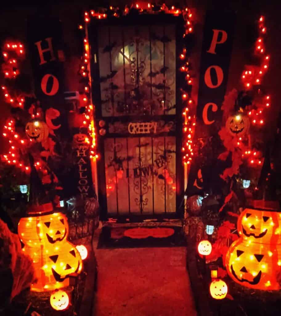 Halloween porch decor inspo