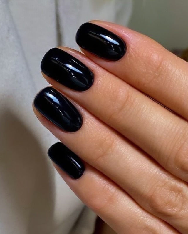 Fall nail colours