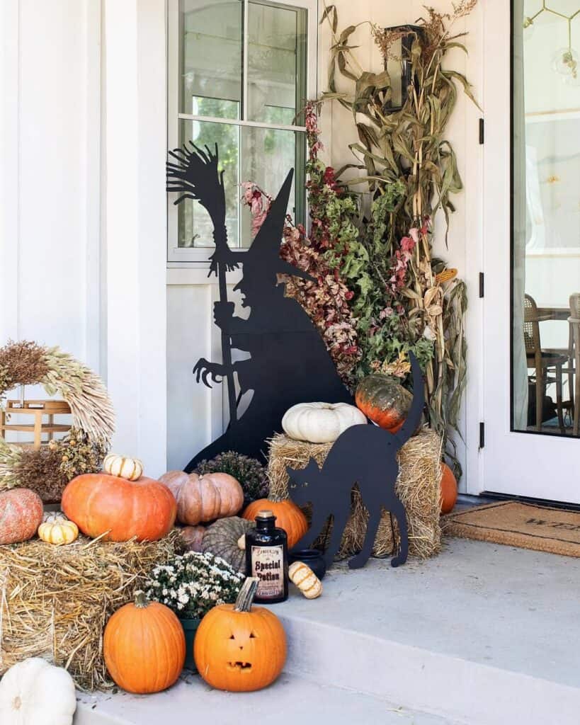 Halloween porch decor inspo