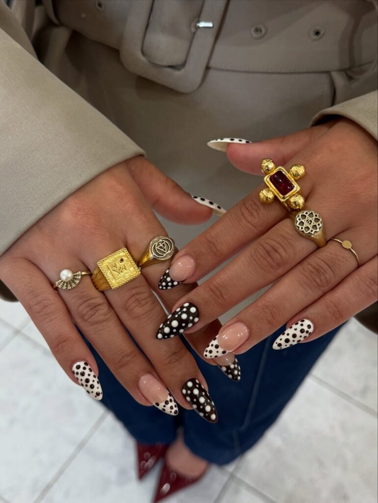 Polka dot nail trends