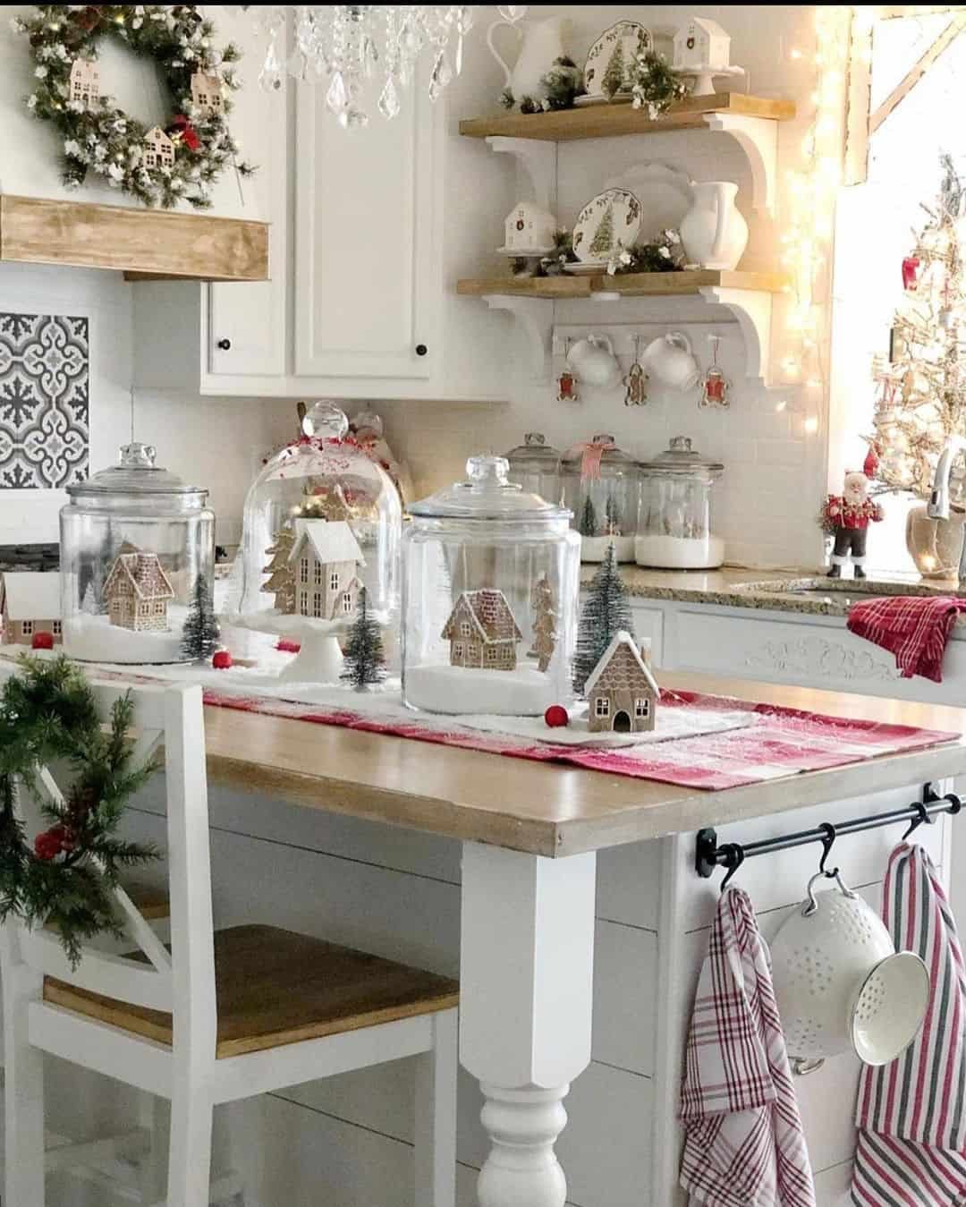 25 Simple and Pretty Christmas Kitchen Decor Ideas - The Sophisticated ...