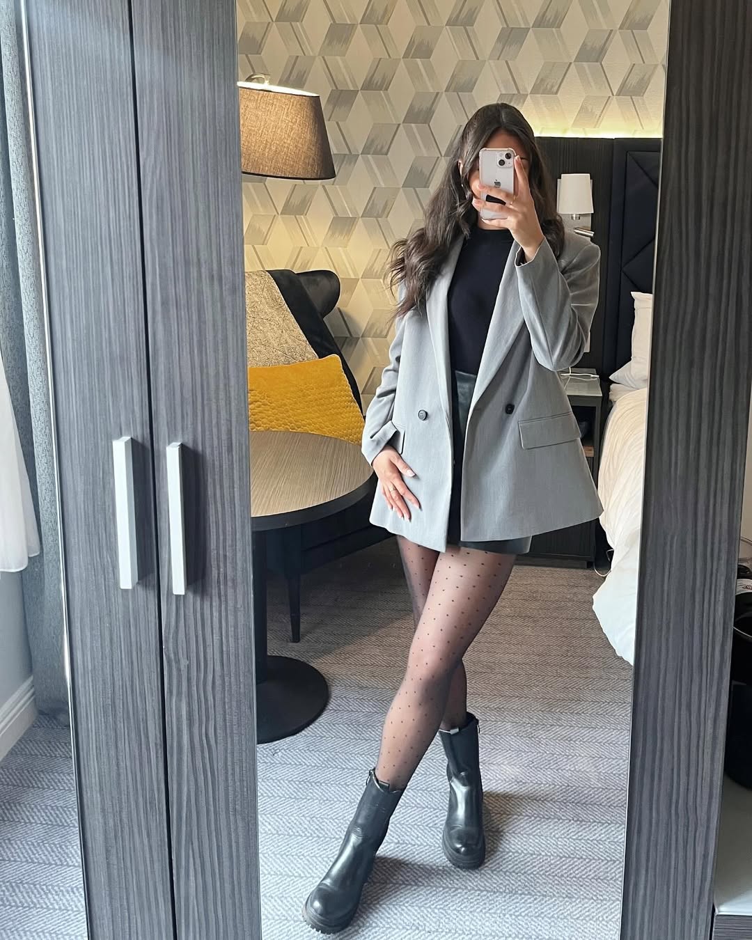How to rock chealsea boots this fall