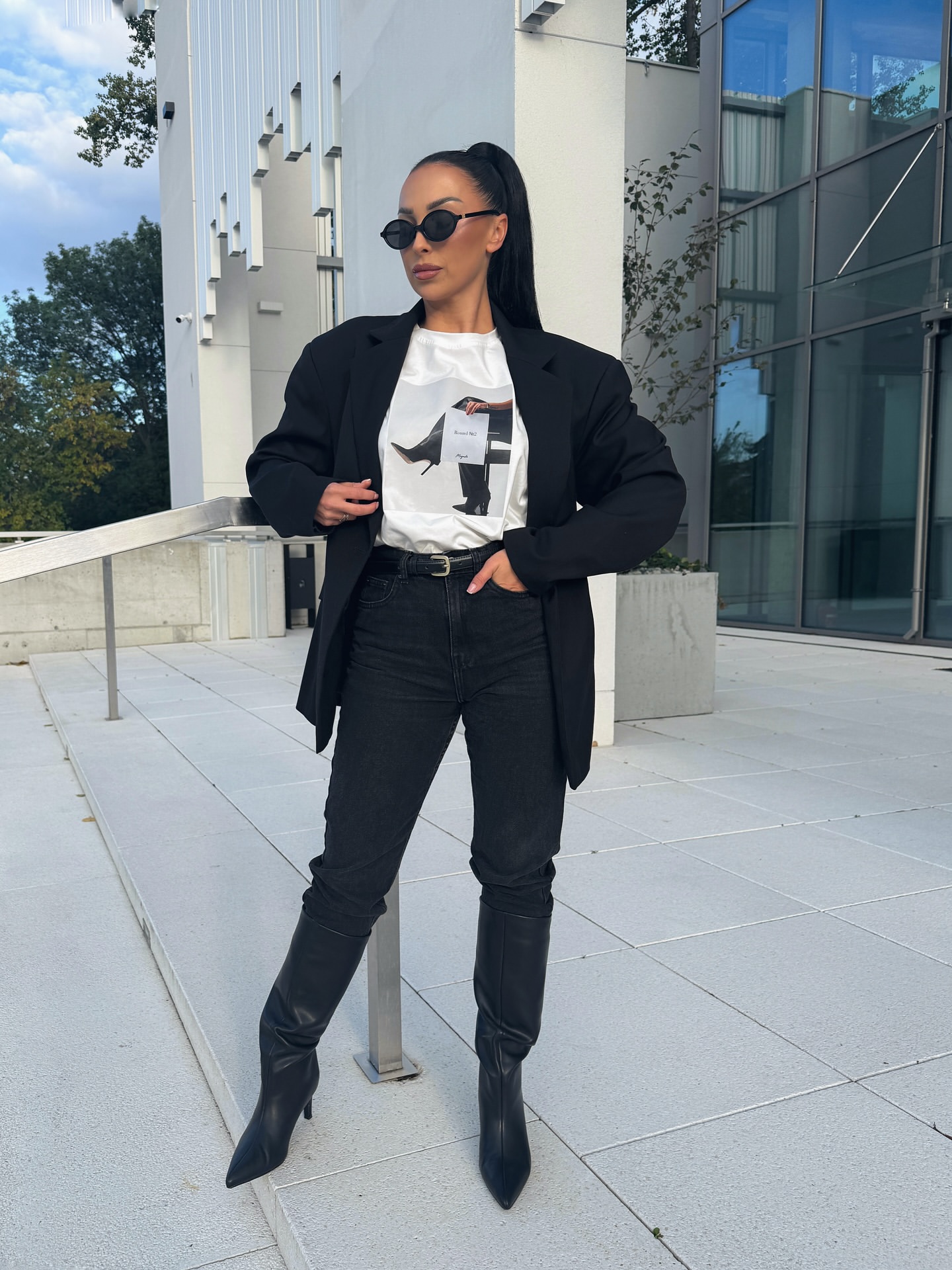 How to wear black jeans