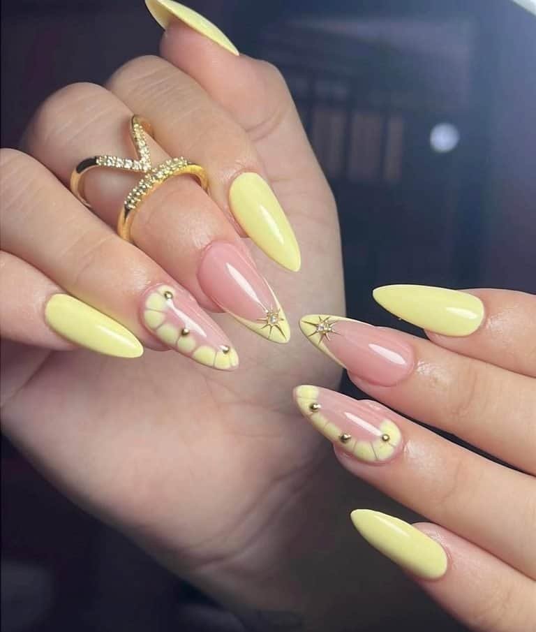Yellow Nails That Always Look Expensive and Steal the Spotlight